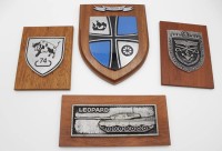 Auktion 334 / Los 7004 <br>4x div. militärische Wappen, Bundeswehr, ca. 24,5 x 19cm.