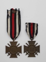 Auktion 334 / Los 7014 <br>2x KTK mit Schwertern, verso Hersteller
