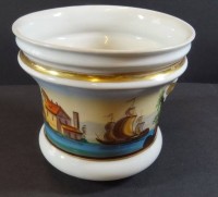Auktion 334 / Los 8012 <br>Biedermeier-Blumenübertopf, umlaufend handbemalt mit Segelschiffen etc. H-16 cm, D-17,5 cm, sehr gut erhalten
