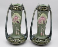 Auktion 334 / Los 9015 <br>Paar sehr schöne Jugendstil-Vasen, nur Nr. 5805, 1x min. Glasurfehler, H-33cm.