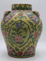 Auktion 334 / Los 15510 <br>gr. antikes Vorratsgefäss, wohl China, florales Dekor, div. Beschädigungen, H-33cm.