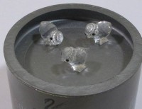 Auktion 334 / Los 10007 <br>3x Küken "Swarovski", orig. Schachtel, ca. H-1,5cm
