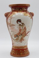 Auktion 334 / Los 15526 <br>Vase, Japan, Kutani, wohl um 1910, schöne Bemalung, H-30,5cm.