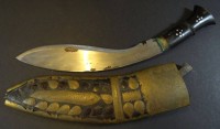 Auktion 334 / Los 16026 <br>alter arabischer Krummdolch mit einem kl. Messer in Scheide, L-40 cm, Altersspuren