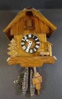 Auktion 334 / Los 2015 <br>Schwarzwälder Kuckucksuhr,, kompl und funktionstüchtig, 24x20 cm