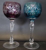 Auktion 334 / Los 10017 <br>2x hohe Buntglas-Römer, H-19 cm