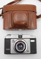 Auktion 334 / Los 16028 <br>Fotoapparat, Dacora Dignette, in Bereitschaftstasche, Funktion nicht geprüft