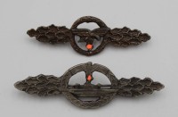 Auktion 334 / Los 7031 <br>2x Sammleranfertigungen, U-Boot Frontspange und Frontflugspange, 2. WK