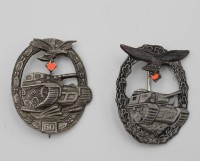 Auktion 334 / Los 7036 <br>2x Sammleranfertigungen, 2x Panzerkampfabzeichen davon 1x mit Einsatzzahl 50, 2. WK