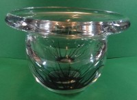Auktion 334 / Los 10032 <br>schwere Kunstglasvase, signiert "W.W. 81" und Nr. 69/250, H-14 cm, D-22,5 cm, 4 kg!