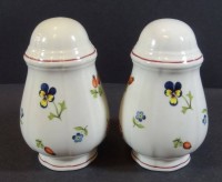 Auktion 500010 / Los  <br>Paar gr.  Streuer "Villeroy&amp;Boch" Petit fleur, H-11 cm