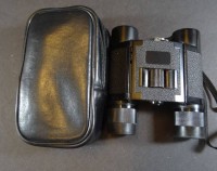 Auktion 500010 / Los  <br>kl. Taschenfernglas 8x12 in Etui, 12x8 cm