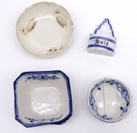 Auktion 500010 / Los  <br>4x div. Porzellanteile, tw.älter, 1x mit Riss