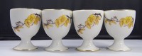 Auktion 334 / Los 6 <br>4x Eierbecher mit Blumendekor , Gebrauchsspuren
