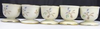 Auktion 334 / Los 8 <br>5x  Eierbecher mit Blumendekor , Gebrauchsspuren