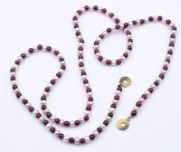 Auktion 339 / Los 1197 <br>Halskette bestehend aus Granatkugeln und Perlen, Verschluss aus Sterlingsilber 0.925 - vergoldet, L. 75,5cm, 37g.