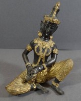 Auktion 334 / Los 15545 <br>Tempelmusikerin, Bronze feuervergoldet, H-14 cm