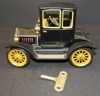 Auktion 334 / Los 12043 <br>Schuco Oldtimer mit Schlüssel, fahrbereit