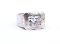 Los  <br>925er Silberring mit einem klaren Stein, 9,3g., RG 60