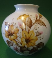 Los  <br>Kugelvase "Kaiser" Arlette, Dekor K. Nosseck, H-13 cm, D-13 cm