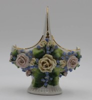 Los  <br>Korbschale, aufgesetzte Blüten, nur Nr. 1486, Blüten teilw. min bestossen