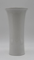 Los 8053 <br>hohe Vase, KPM Berlin, Weißporzellan, H-27,8cm.