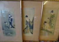 Auktion 344 / Los 15503 <br>3x japanische Grafiken mit Geisha-Motiven, ger/glas, RG 2x ca. 40x27 cm, 1x ca. 40x23 cm