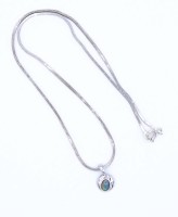 Auktion 336 / Los 1019 <br>Halskette mit Opal Anhänger, Sterlingsilber 925/000, Halskette L. 40,5cm, Anhänger L. 1,5cm, zus. 5,7g.