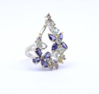 Auktion 336 / Los 1026 <br>Schöner Silberring mit Iolithe und Topase, Silber 0.925, 7,2g., RG 54