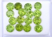 Auktion 336 / Los 1032 <br>16x rund facc. Peridots, ca. 21ct., D. ca. 7mm