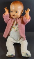 Puppe "A.M" Nr. 2542/4/7 K, Kopf am Hals rückseitig beschädigt, H-50 cm, anbei div. Kleidungstücke