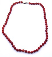 Auktion 500016 / Los  <br>Schaumkorallen Halskette mit Karabiner, L. 63cm, 35,8g.