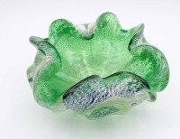 Los  <br>Murano Glas Ascher, grün mit silbernen Einschmelzungen, H. 6,5cm, D. 13,0cm