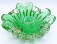 Los  <br>großer schwerer Murano Glas Ascher, grün mit goldenen Einschmelzungen, H. 8,0cm, D. 19,0cm