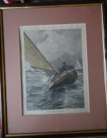 Auktion 336 / Los 5044 <br>grosser Holzstich nach Willy Stöwer "Training für die Kieler Woche" betitelt, seine Jacht, nach seiner Frau Henny benannt, um 1890, ger/glas, RG 53x43 cm, verso mit Zertifikat