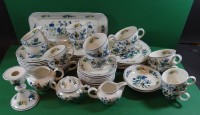 Auktion 336 / Los 9014 <br>Tee-Kaffee-und Speiseservice "Villeroy&amp;Boch" Mettlach, Dekor Phönix blau, zus. 74 Teile