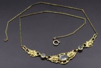 Auktion 375<br>Altes Modeschmuck Collier mit blauen Steinen, um 1900, L. 46cm, Alters- und Gebrauchsspuren