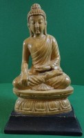 Auktion 342 / Los 15529 <br>Thronender Holz-Buddha im Lotussitz, H-24 cm, B-15,5 cm