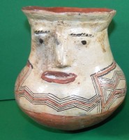 Auktion 336 / Los 9056 <br>Figurenkrug, wohl Museumsreplik, H-15 cm, Handarbeit, Rand kl. Abplatzer