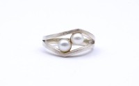 Auktion 337 / Los 1046 <br>Ring mit zwei Perlen, Silber - gepr., ungestempelt, 5,5g., RG 57