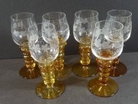 Auktion 337 / Los 10031 <br>6 Römer mit Weinlaubschliff, Stand mit Noppen, H-14 cm