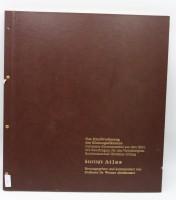 Auktion 338 / Los 7000 <br>Görings Atlas, Nachdruck der Ausgabe von 1945, Gebrauchsspuren, 51 x 46,5cm.