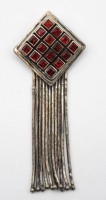 Auktion 338 / Los 1032 <br>925er Silber-Anhänger, rote Farbsteine, ca. 27,7gr., 3,5 x 9cm.