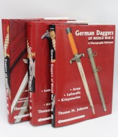 Auktion 338 / Los 7021 <br>Thomas M. Johnson, German Daggers of World War II: A Photographic Reference. Volume 1, 2 &amp; 3, 2005, guter Zustand