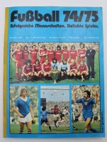 Auktion 338 / Los 3021 <br>Sammelbilderalbum, Bergmann,  Fußball 74/75, komplett, leichte Gebrauchsspuren