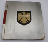 Auktion 338 / Los 7028 <br>Sammelalbum, Die Reichswehr, komplett, starke Läsuren