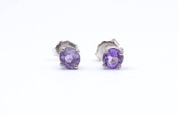 Auktion 338 / Los 1063 <br>Paar Ohrstecker mit Amethyste, Silber 925/000, zus. 1,1g.