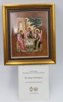 Auktion 338 / Los 8058 <br>Königlich priv.Tettau für Ikonenmuseum Schloss Autenried. Porzellanikone in Holzrahmen, Die heilige Dreifaltigkeit, RG 33 x 28,5cm