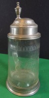Los  <br>altes Bierglas mit Zinndeckel, Wappen mit Löwen als Schildhalter, H-21 cm
