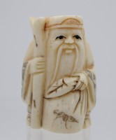 Auktion  / Los 15538 <br>wohl Netsuke, Gehlehrter, China/Japan, sígniert, Bein, H-5cm.